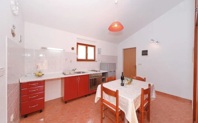 Buga - Close to the Beach & Comfortable - A1