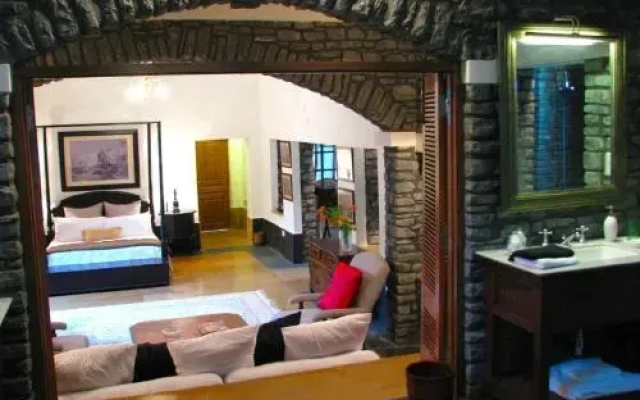 The Mountbatten Lodge