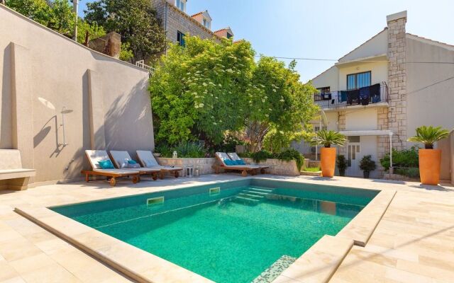 Hedera Estate, Hedera A18