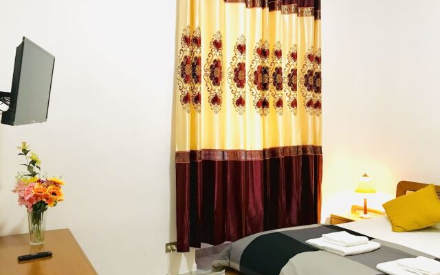 4 Bed-sleeps 8-central Rome-5 Min to Colosseum