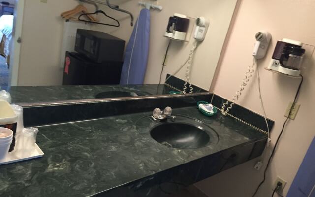 Travelodge by Wyndham Lynchburg