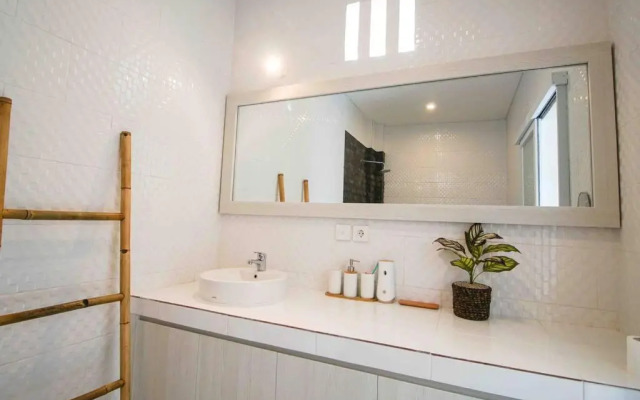 Villa Akmali Seminyak Drupadi 2 Bedrooms w/Pool 5mins to Beach