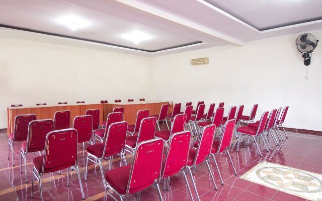 Hotel Dewi Sri by OYO Rooms
