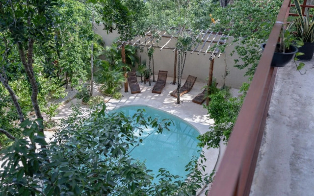 Fabulous Bohemian Apartment Exceptional Location Swimming Pool Terrace Garden