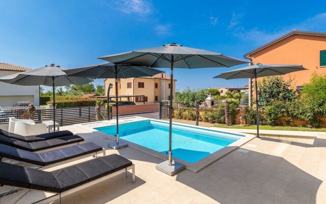 Wonderful Villa In Labinci Kastelir With Swimming Pool