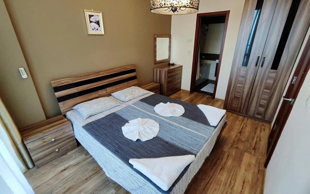 Apart Hotel Golden Line