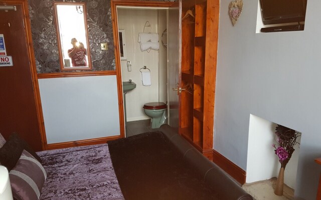 The Cresta Guest House