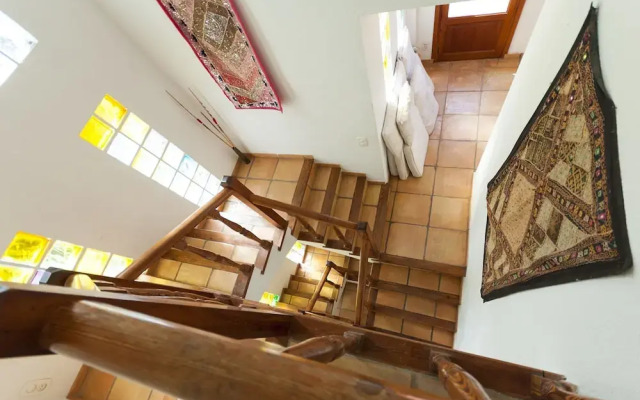 Casabra in Ador With 5 Bedrooms and 3 Bathrooms