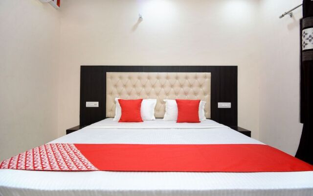 OYO 40235 Aashiaana Guest House