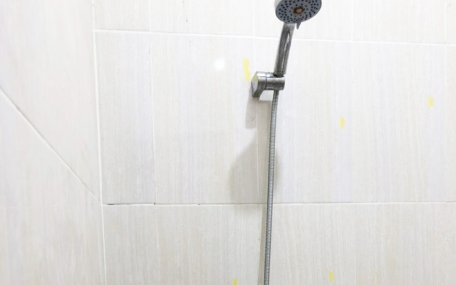 Yellow House Syariah RedPartner near MERR Rungkut Surabaya