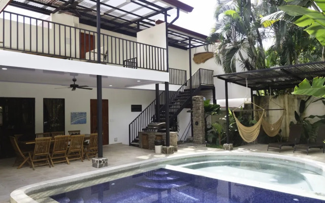 Heart of Jaco: Luxury Villa with Pool by RedAwning