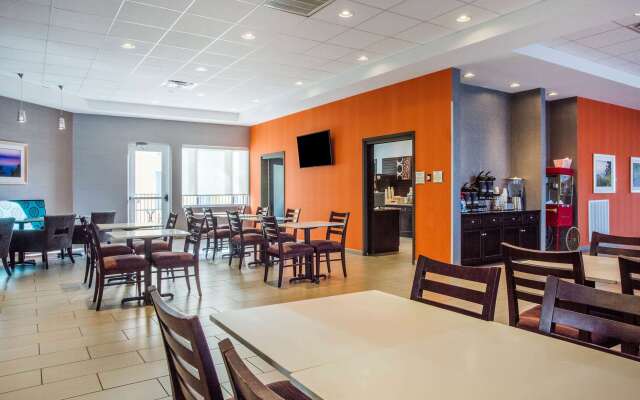 La Quinta Inn & Suites by Wyndham Lynchburg at Liberty Univ.