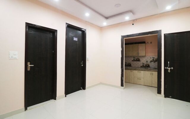 OYO 49097 Comfort Palace