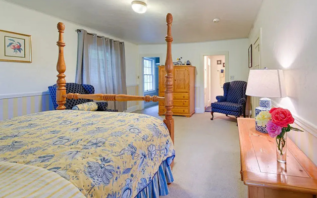 Warm Springs Inn & Winery