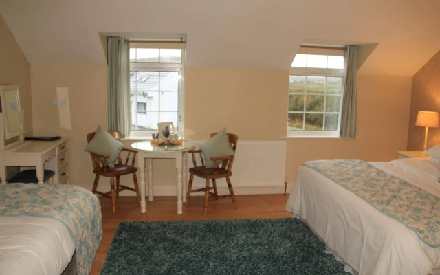 Lake House Hotel