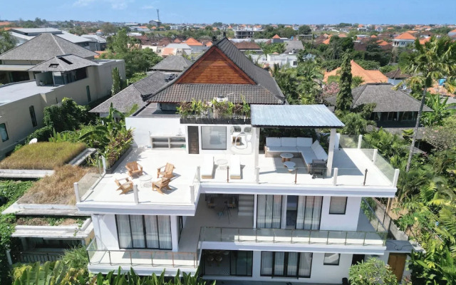 Sunset Rooftop Villa by Betterplace