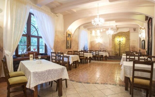 Lwow Hotel