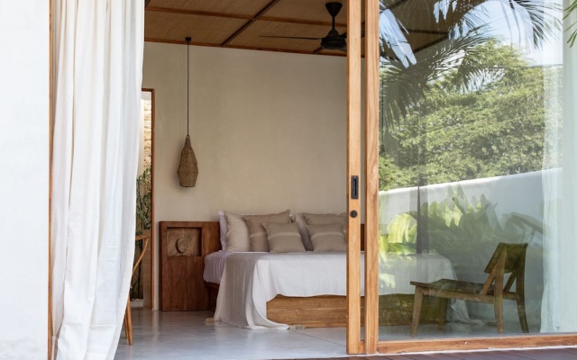 Las Lunas Villas Canggu – Guest Rooms – Canggu