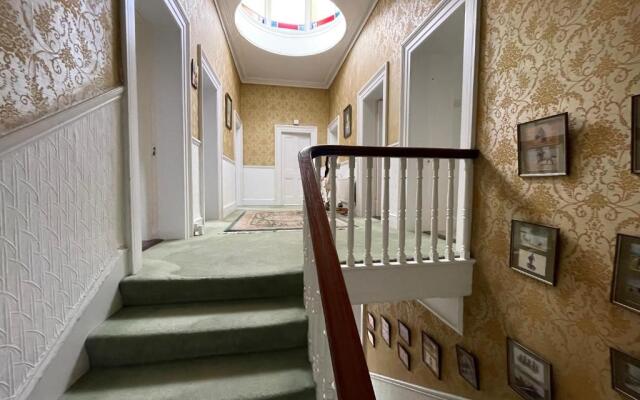 Glenmore House