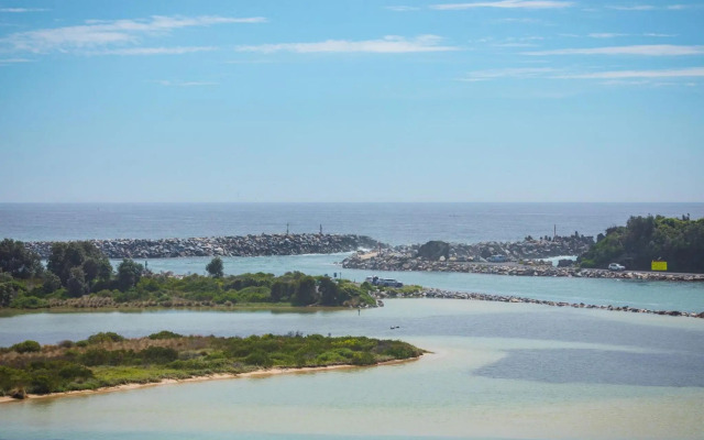 Omaroo Grand Pacific 2 Unit 4