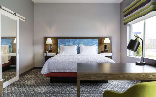 Hampton Inn & Suites Pittsburgh New Stanton