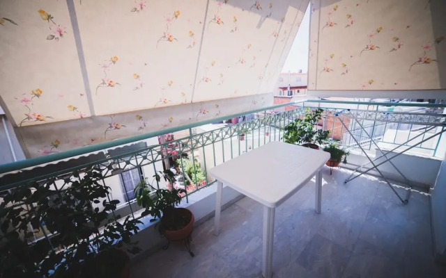 Apartment On Nikaias 5C