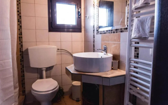 Forest View Apartment