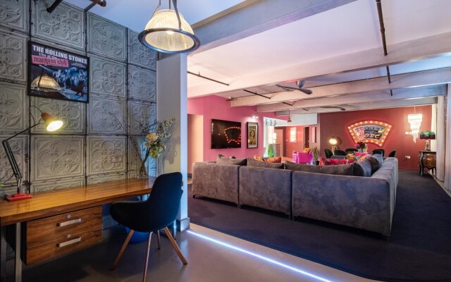Amazingly Luxurious Loft Apartment, Soho - 3 Bedrooms, 2 Bath & Office
