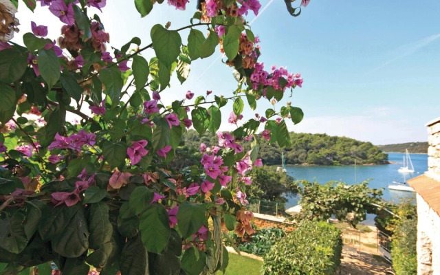 Stunning Home in Pula With Wifi and 2 Bedrooms