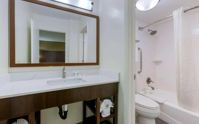 Comfort Suites at Sabino Canyon