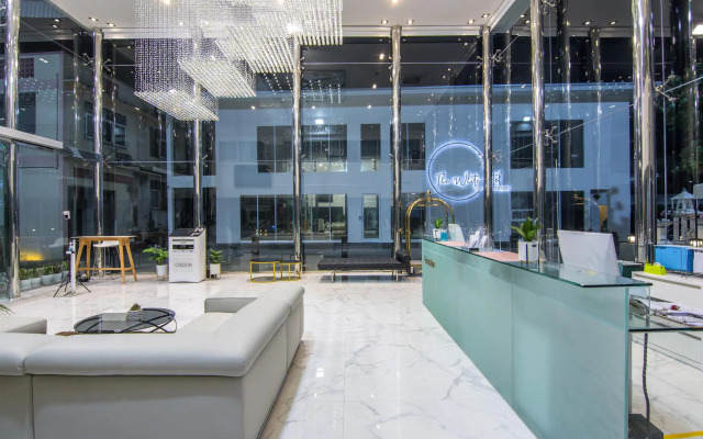 The White Hotel By Charoensri (SHA Extra Plus)