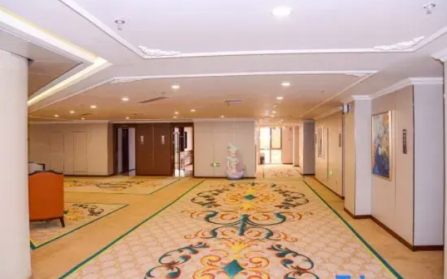 Longkou Nanshan Castle Hotel