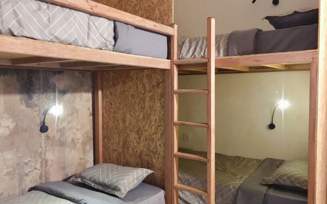 SPOT ON 90746 Vspace Guesthouse & Cafe