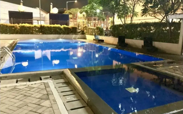 Pleasant Tifolia Studio Cozy Room In Kelapa Gading