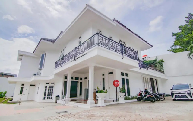 Super OYO Capital O 90342 Kemang Garden