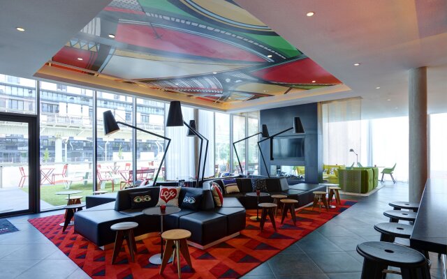 citizenM Paris la Défense