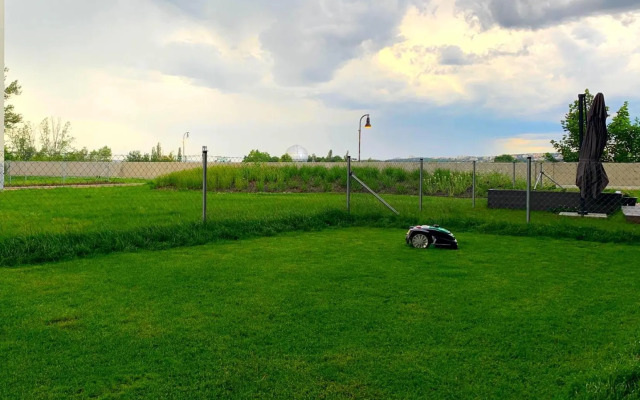 Krejcarek Garden Apartment