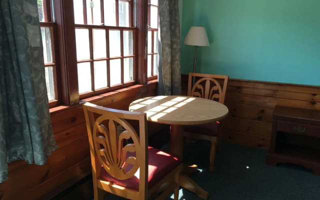 Bass River Motel