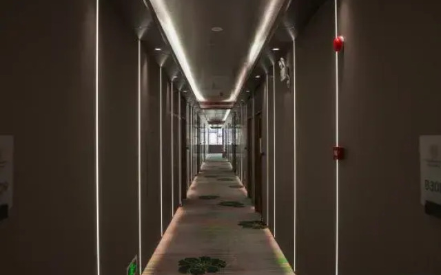Huameishi Hotel (Ganzi County Litang)