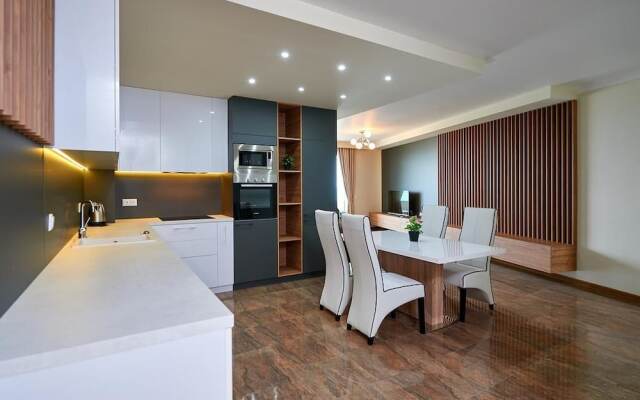 Botabara Del Mar Apartments