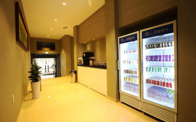 Asan Hotel Cube