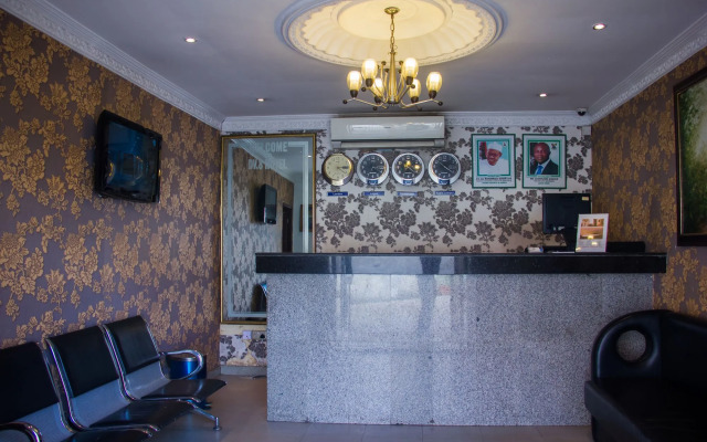 Triple Tee Hotel