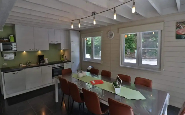 Stylish Chalet With Room