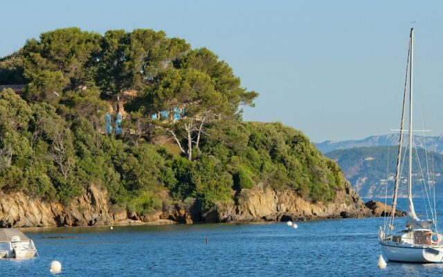 Mediterranean Apartment on the Gorgeous Peninsula of Giens