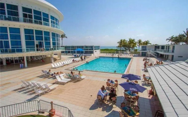 Castle Beach Club Apartments