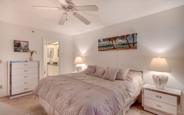 Reflections on the Gulf by Vtrips