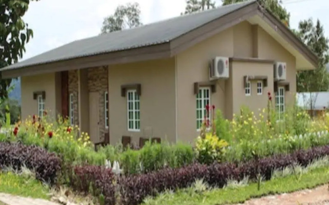 Sabah Tea Garden-Longhouses