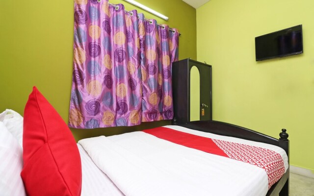 OYO 7111 Fanindra Guest House