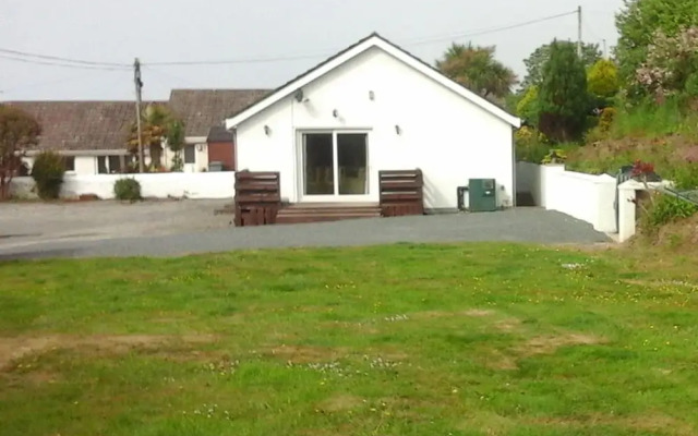 Lovely 3 Bedroom Bungalow Located in Drummore