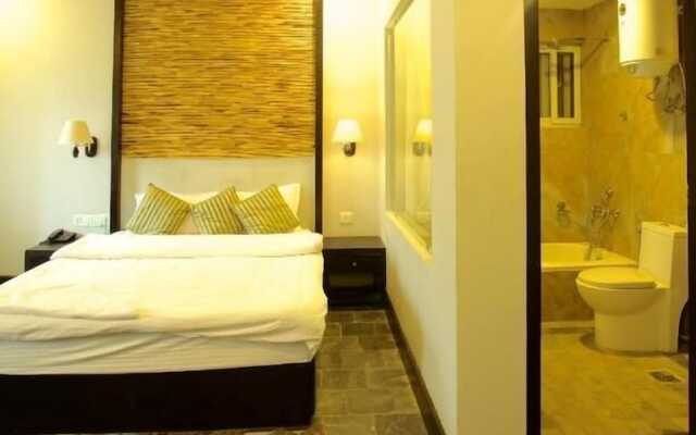 Serene Highway Resort